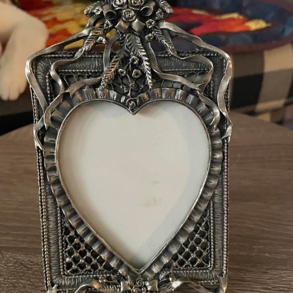 Vintage Silver heart-shaped picture frame